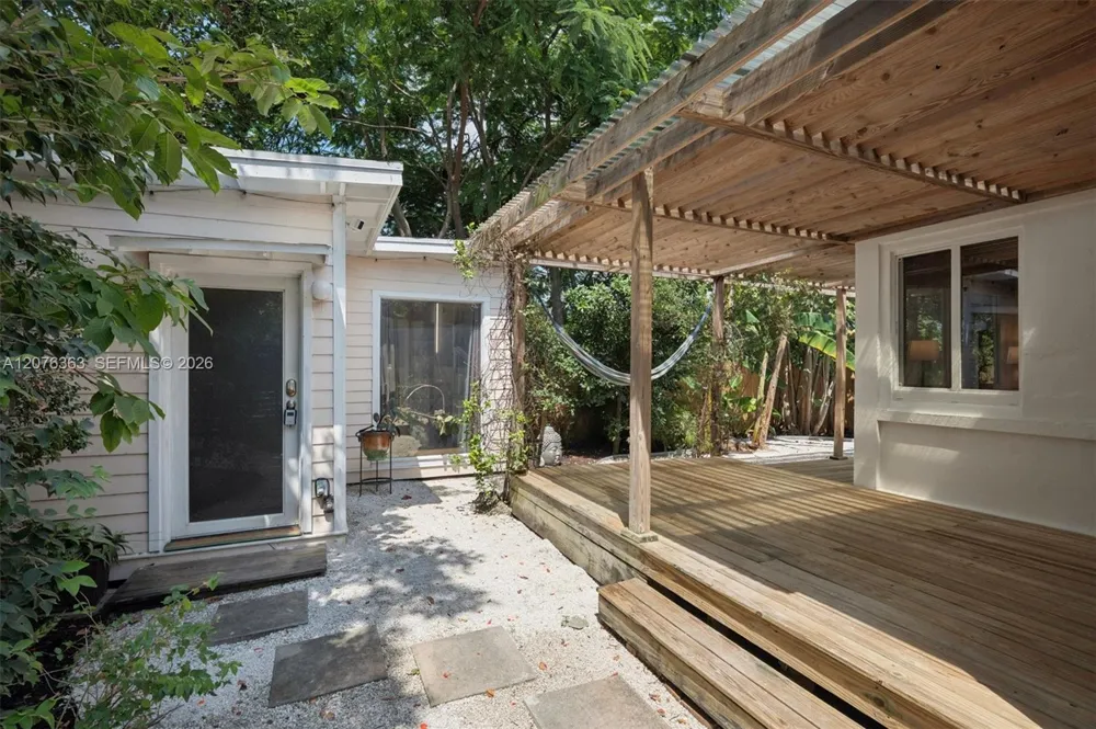 8230 NE 1st Pl Miami, FL 33138