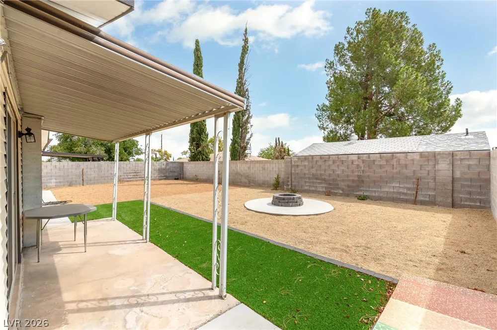 105 S Cimarron Road Las Vegas, NV 89145