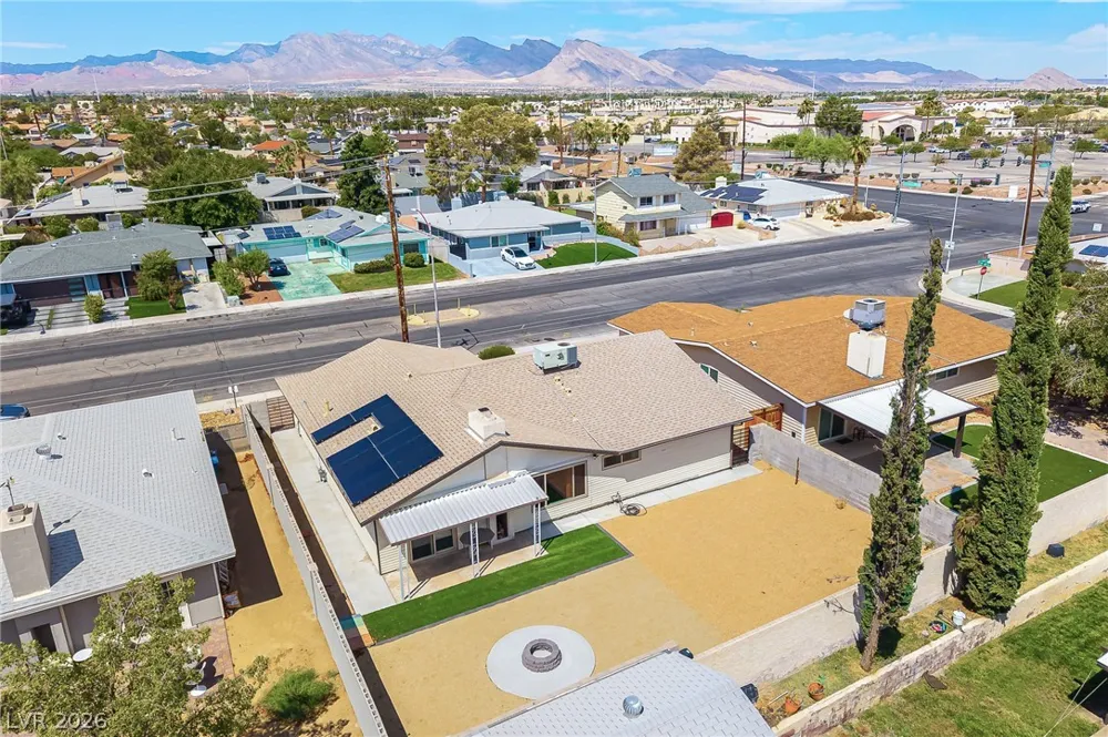 105 S Cimarron Road Las Vegas, NV 89145