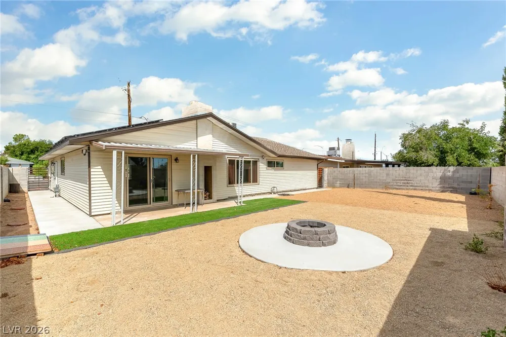 105 S Cimarron Road Las Vegas, NV 89145
