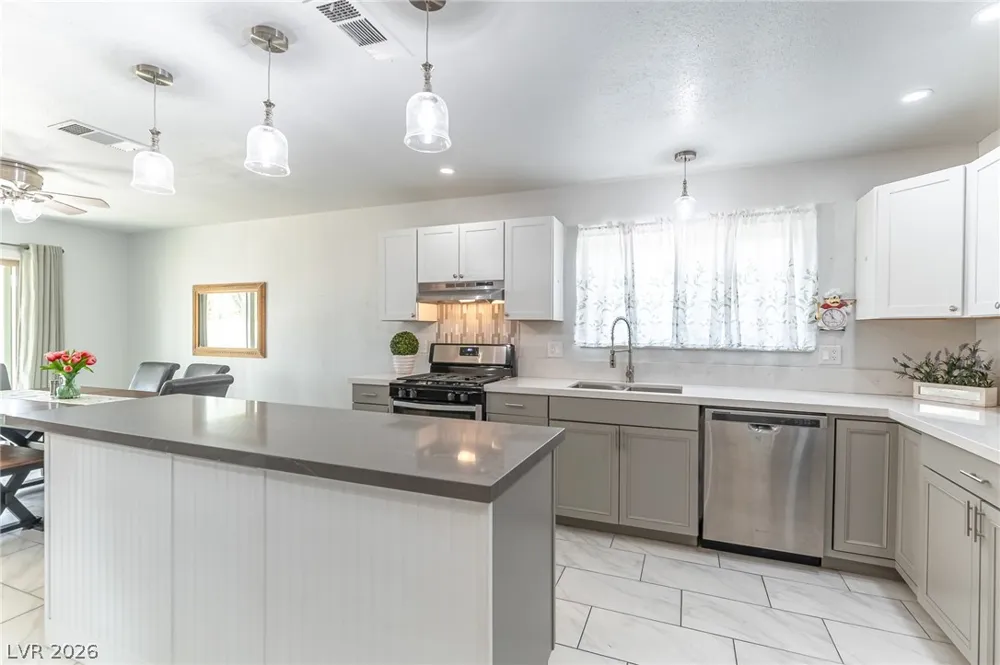 105 S Cimarron Road Las Vegas, NV 89145