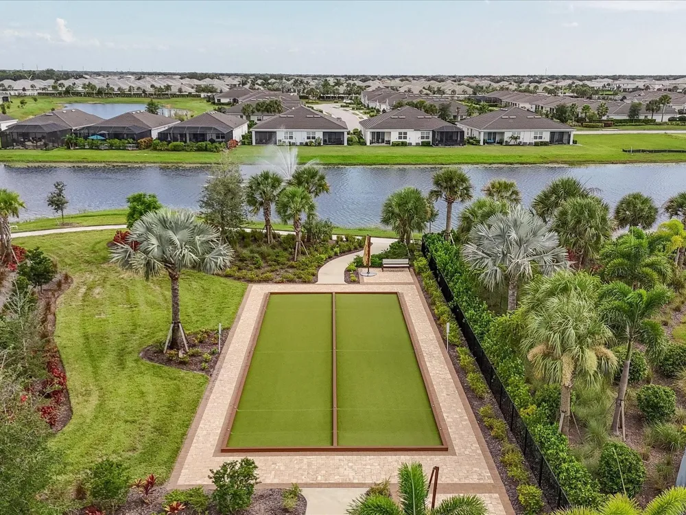 18306 CROPSIDE TRAIL Bradenton, FL 34211