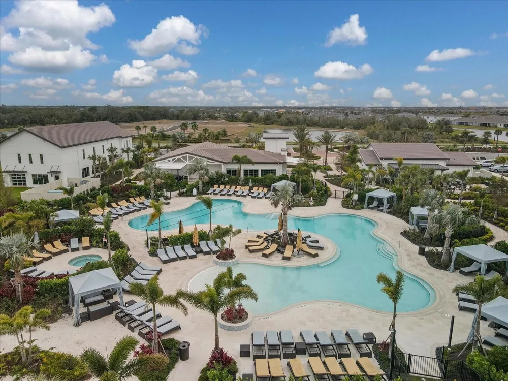 18306 CROPSIDE TRAIL Bradenton, FL 34211