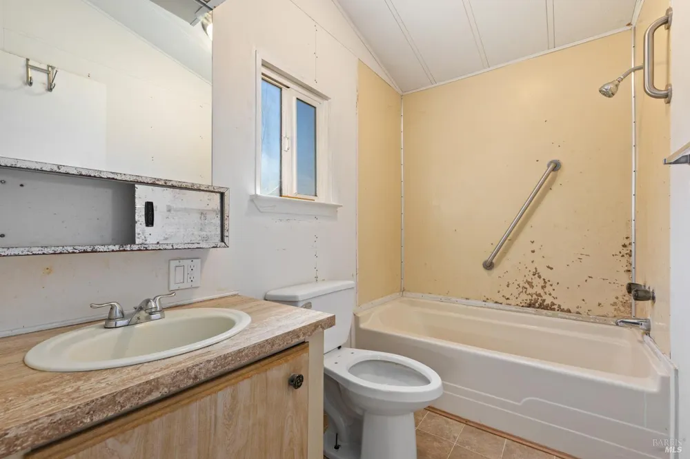 6153 James Street Clearlake, CA 95422