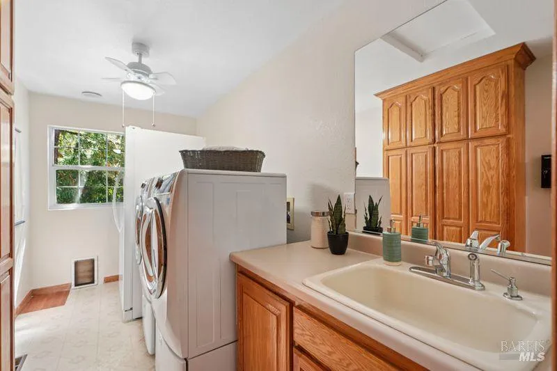 822 Robinson Road Sebastopol, CA 95472