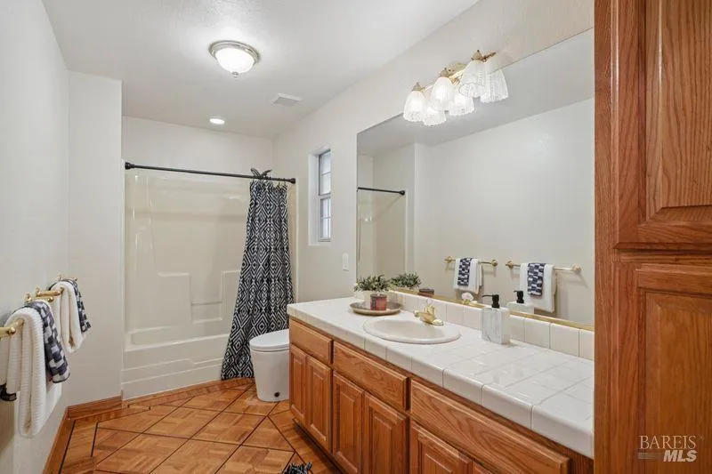 822 Robinson Road Sebastopol, CA 95472