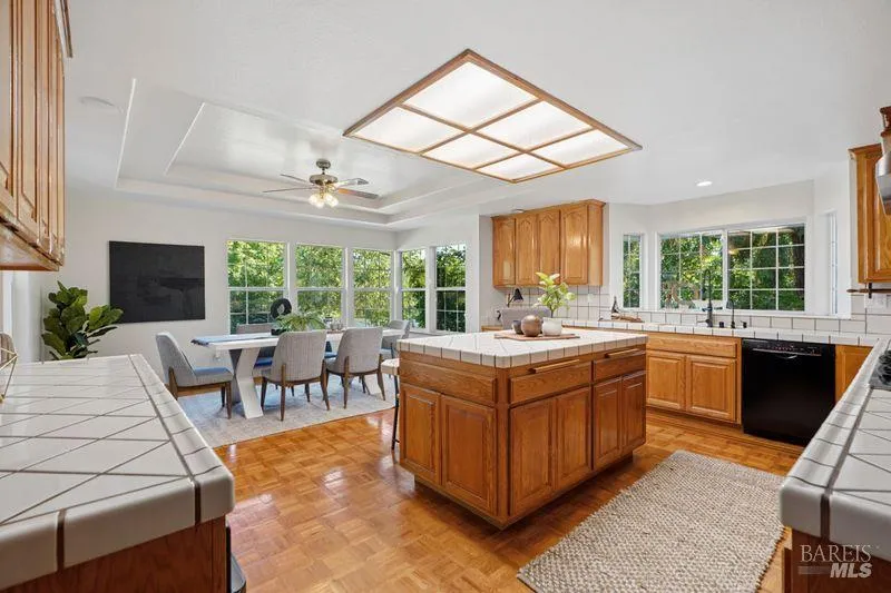 822 Robinson Road Sebastopol, CA 95472