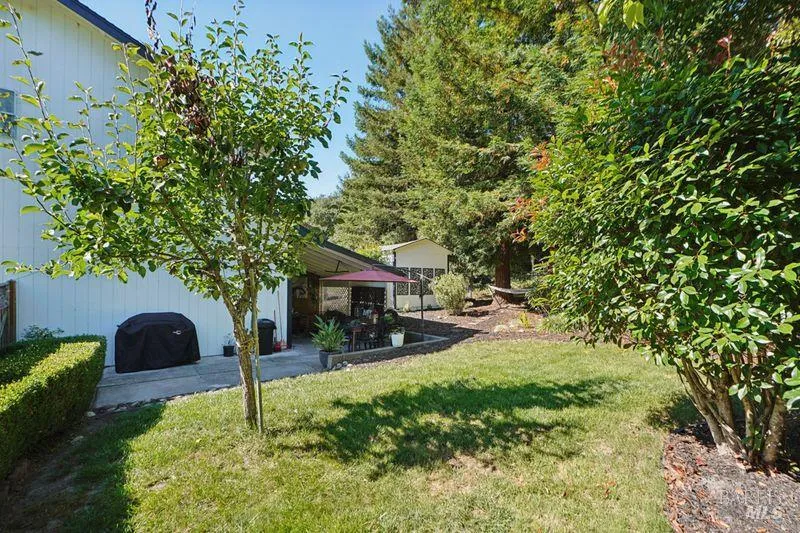 822 Robinson Road Sebastopol, CA 95472