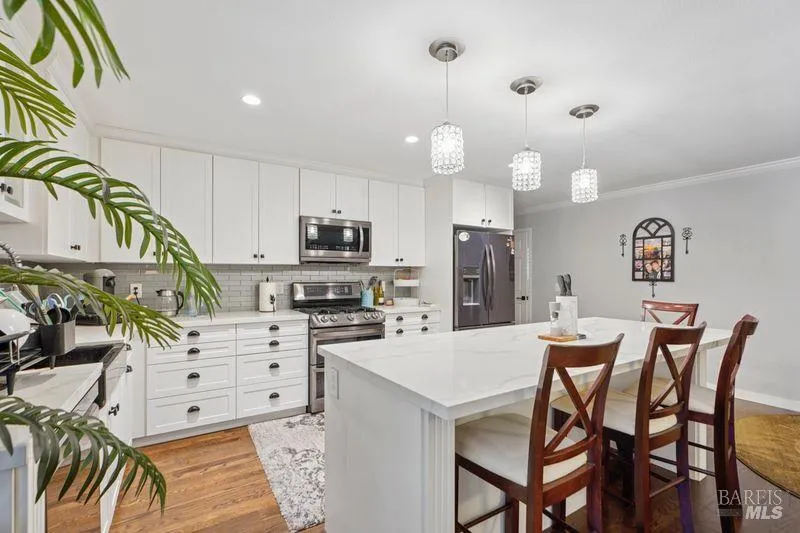 822 Robinson Road Sebastopol, CA 95472