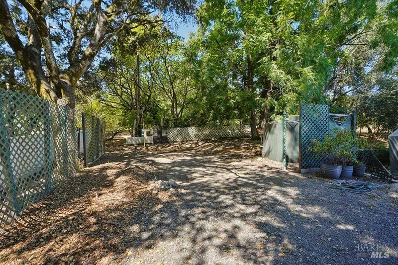 822 Robinson Road Sebastopol, CA 95472