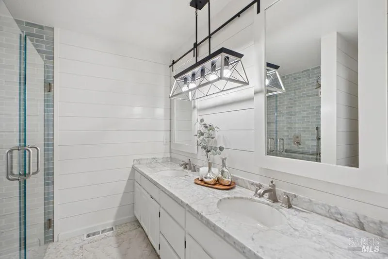 822 Robinson Road Sebastopol, CA 95472