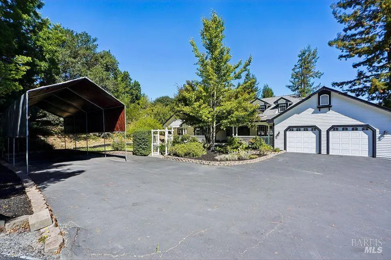 822 Robinson Road Sebastopol, CA 95472