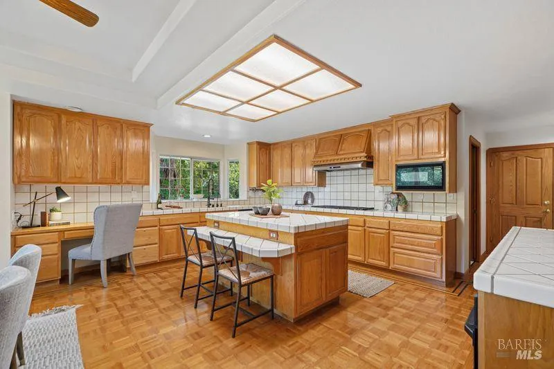 822 Robinson Road Sebastopol, CA 95472
