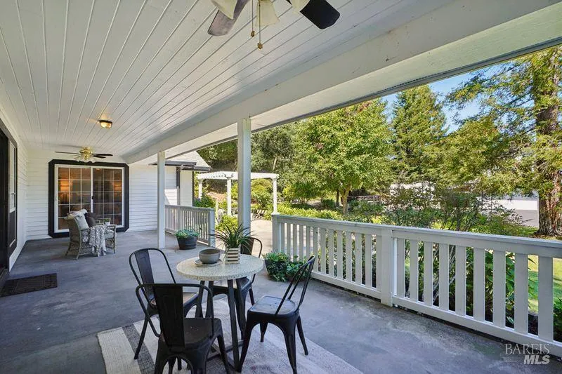 822 Robinson Road Sebastopol, CA 95472