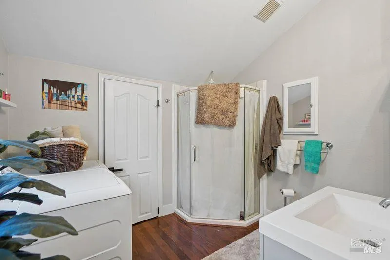 822 Robinson Road Sebastopol, CA 95472