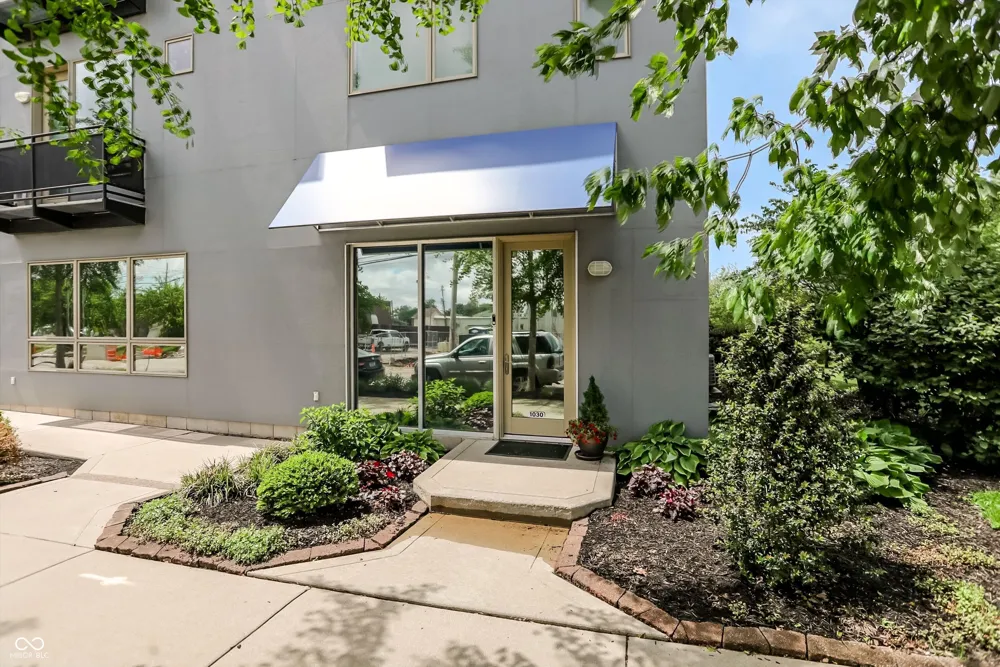 1030 Jackson Street Columbus, IN 47201