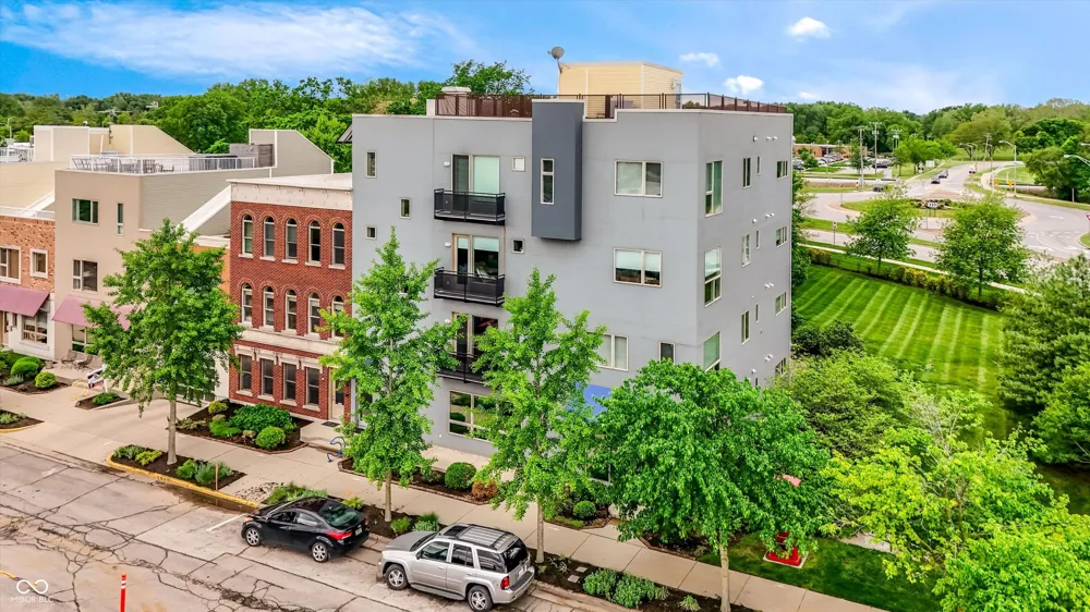 1030 Jackson Street Columbus, IN 47201