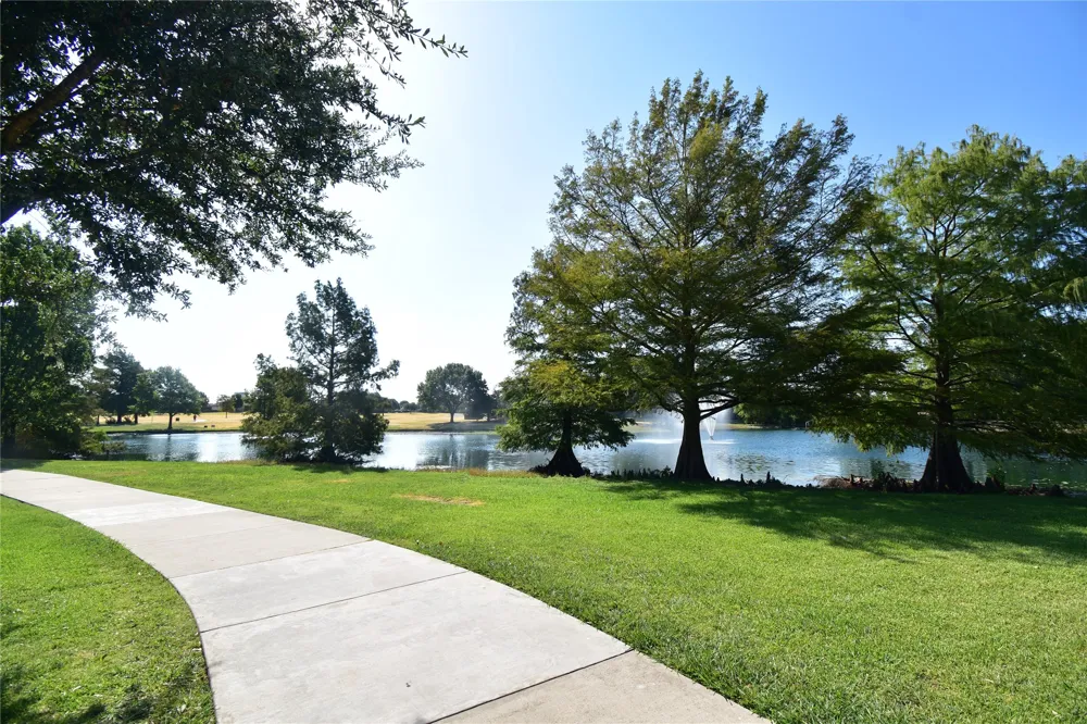1109 Shadow Lakes Boulevard Allen, TX 75002