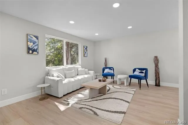 1077 S Joplin Way Aurora, CO 80017