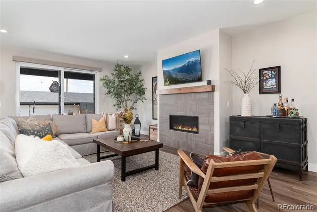 3271 S Sherman Street Englewood, CO 80113