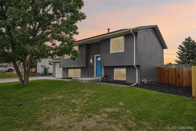 3521 W Mountain Road Englewood, CO 80110