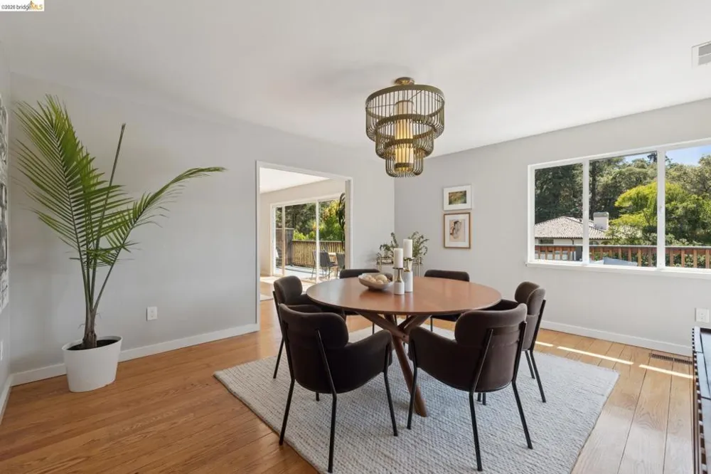 22 Littlewood Drive Piedmont, CA 94611