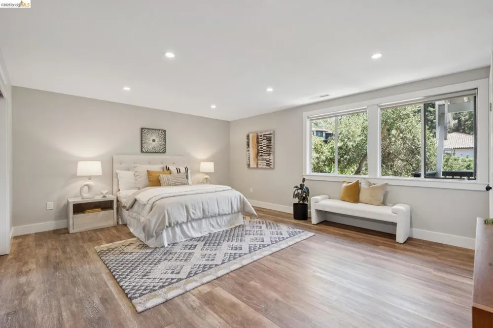 22 Littlewood Drive Piedmont, CA 94611