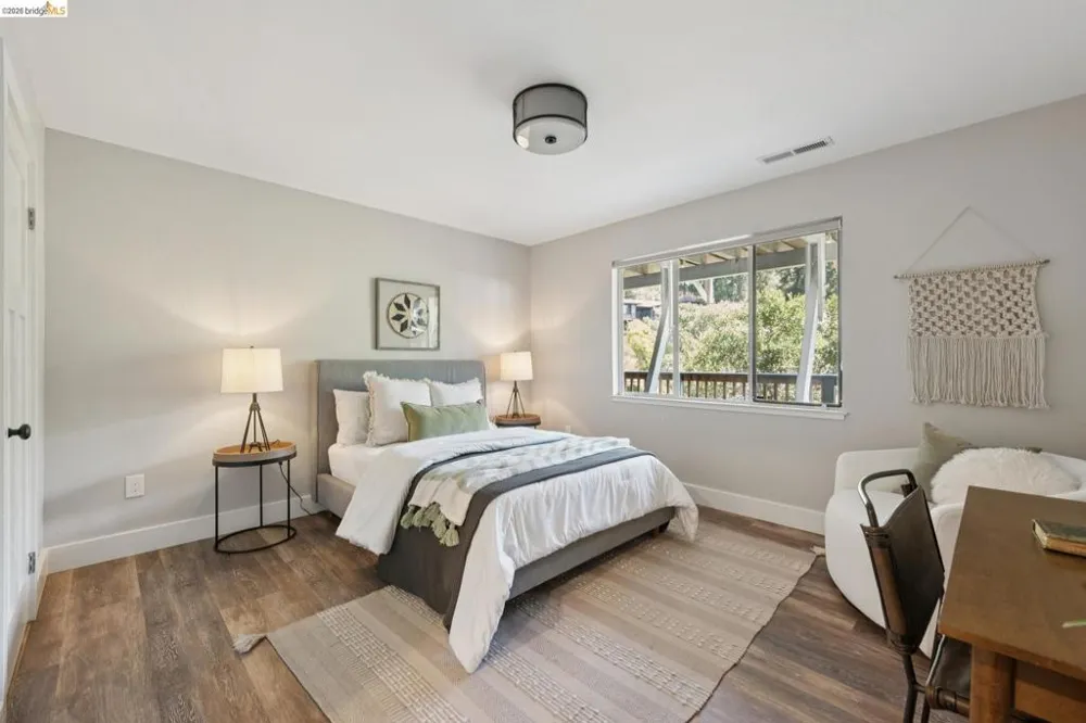 22 Littlewood Drive Piedmont, CA 94611