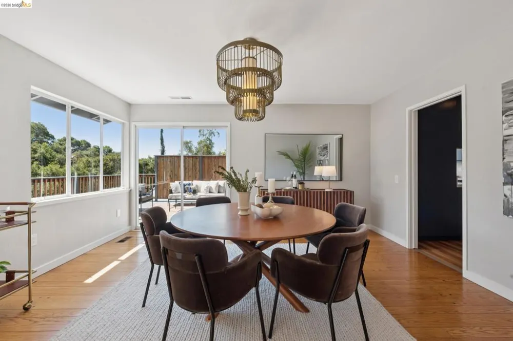 22 Littlewood Drive Piedmont, CA 94611