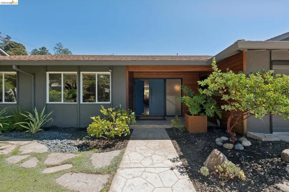 22 Littlewood Drive Piedmont, CA 94611