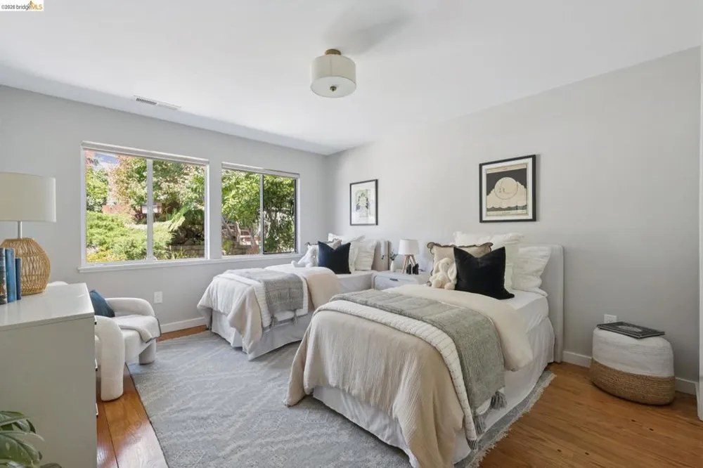 22 Littlewood Drive Piedmont, CA 94611