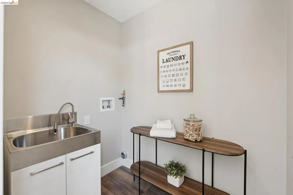 22 Littlewood Drive Piedmont, CA 94611