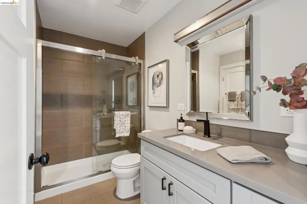 22 Littlewood Drive Piedmont, CA 94611