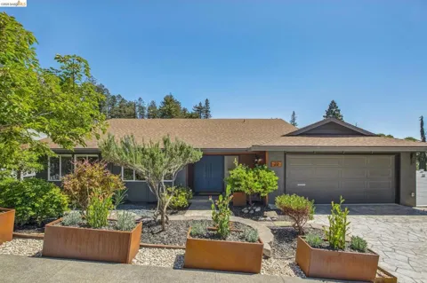 22 Littlewood Drive