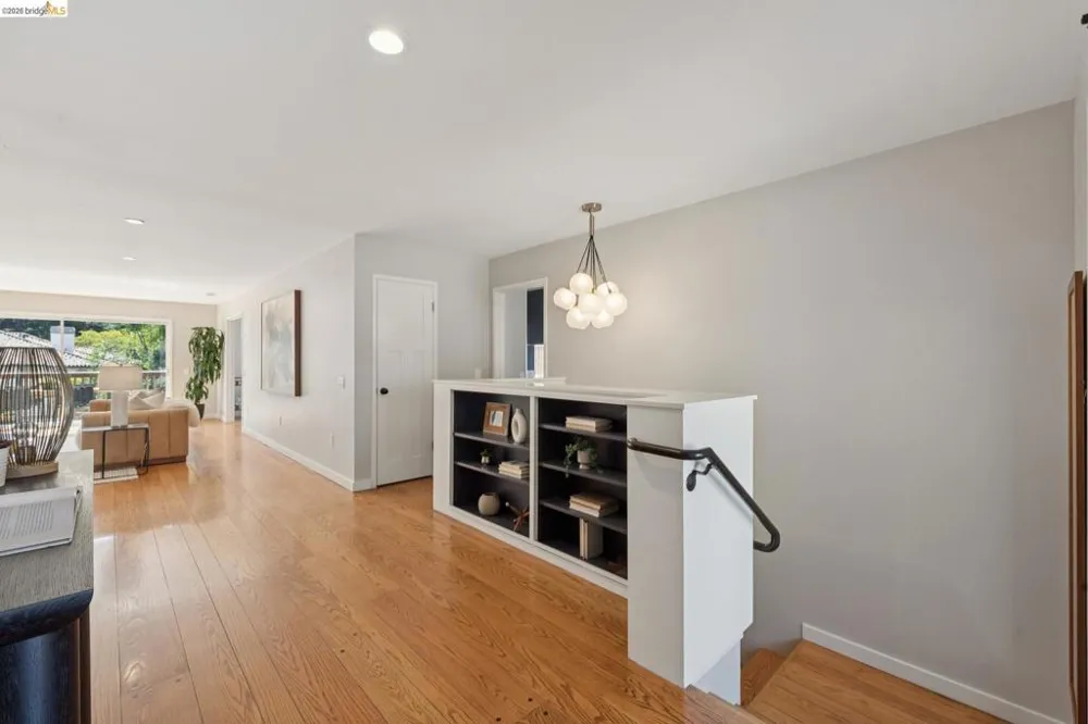 22 Littlewood Drive Piedmont, CA 94611