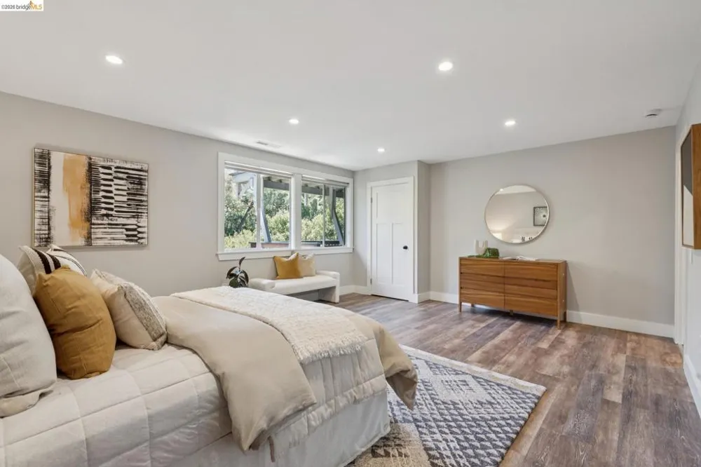 22 Littlewood Drive Piedmont, CA 94611