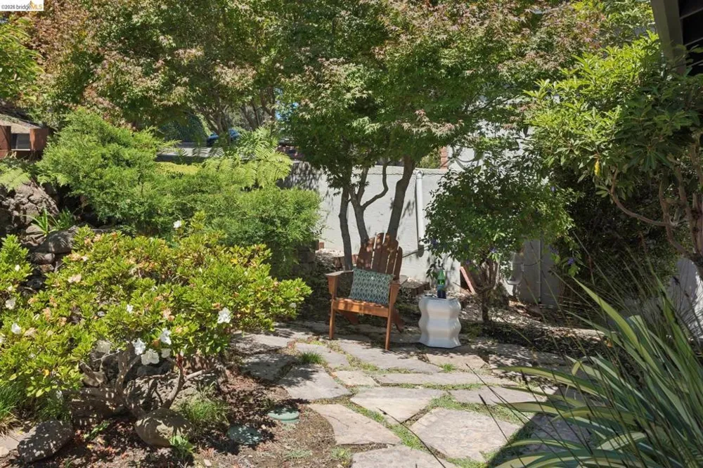 22 Littlewood Drive Piedmont, CA 94611