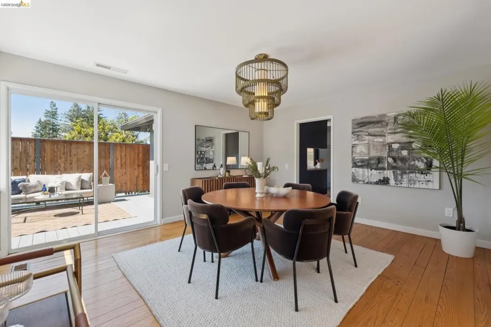 22 Littlewood Drive Piedmont, CA 94611
