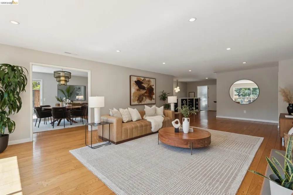 22 Littlewood Drive Piedmont, CA 94611