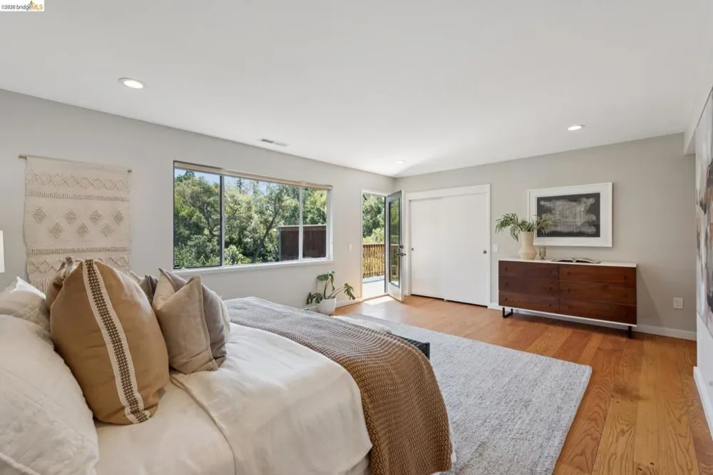 22 Littlewood Drive Piedmont, CA 94611
