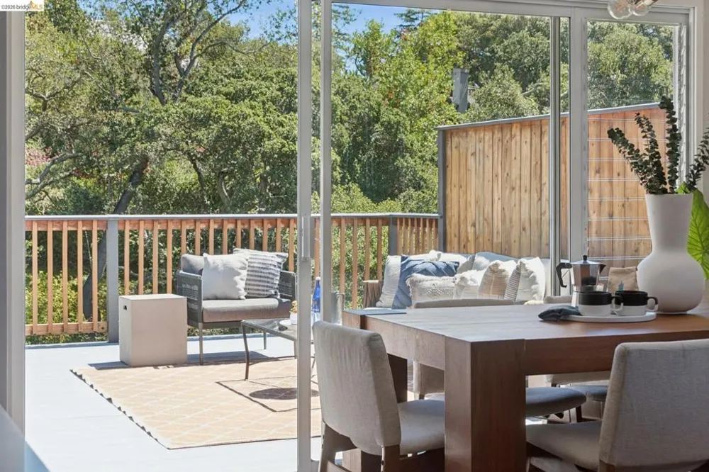 22 Littlewood Drive Piedmont, CA 94611