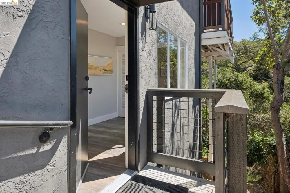 22 Littlewood Drive Piedmont, CA 94611