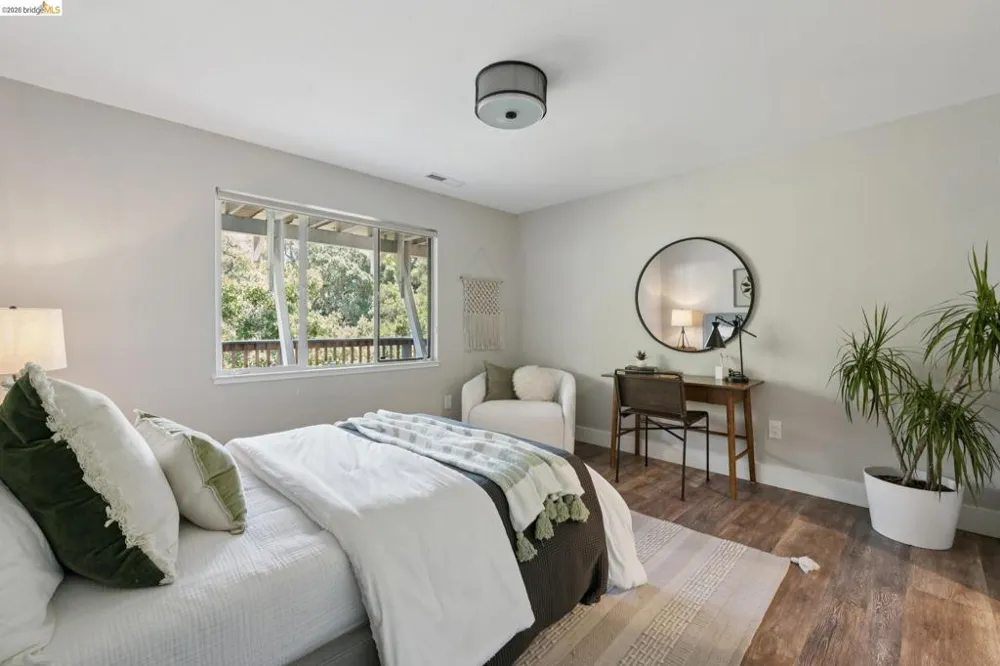 22 Littlewood Drive Piedmont, CA 94611