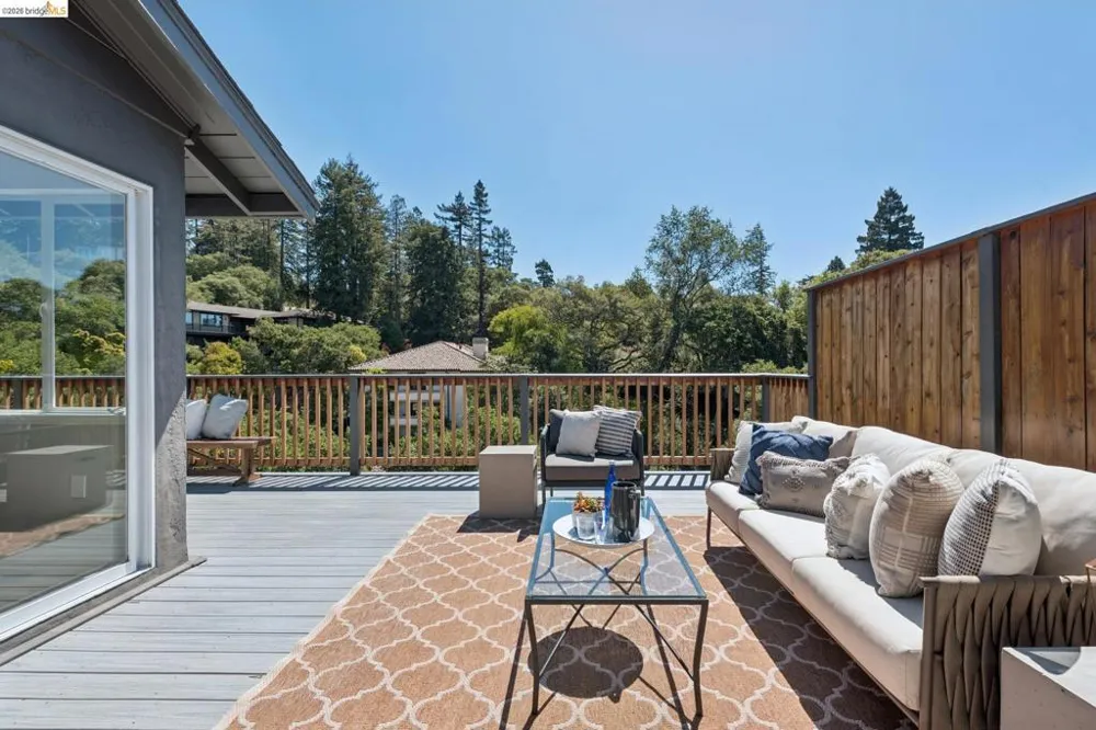 22 Littlewood Drive Piedmont, CA 94611