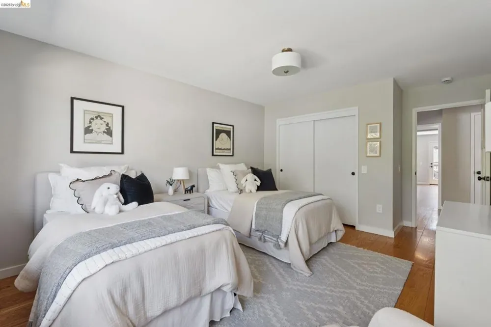 22 Littlewood Drive Piedmont, CA 94611