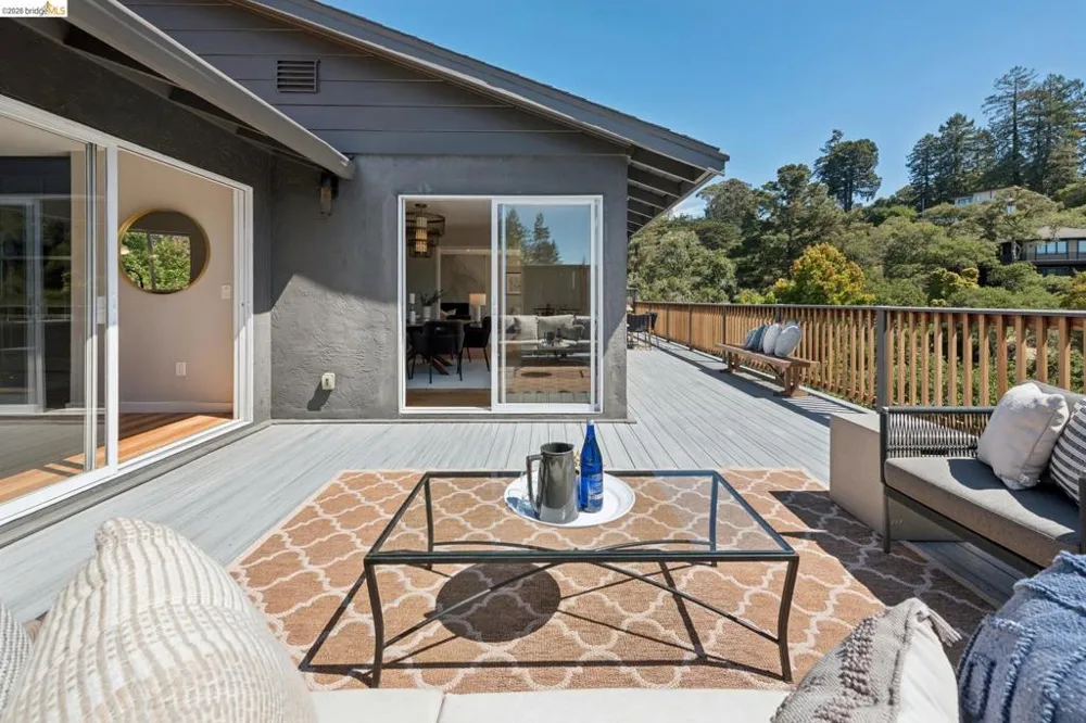 22 Littlewood Drive Piedmont, CA 94611