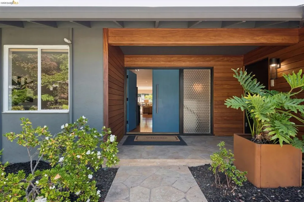 22 Littlewood Drive Piedmont, CA 94611