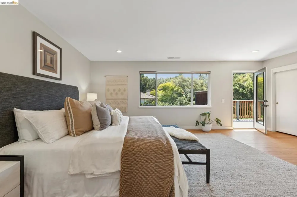 22 Littlewood Drive Piedmont, CA 94611