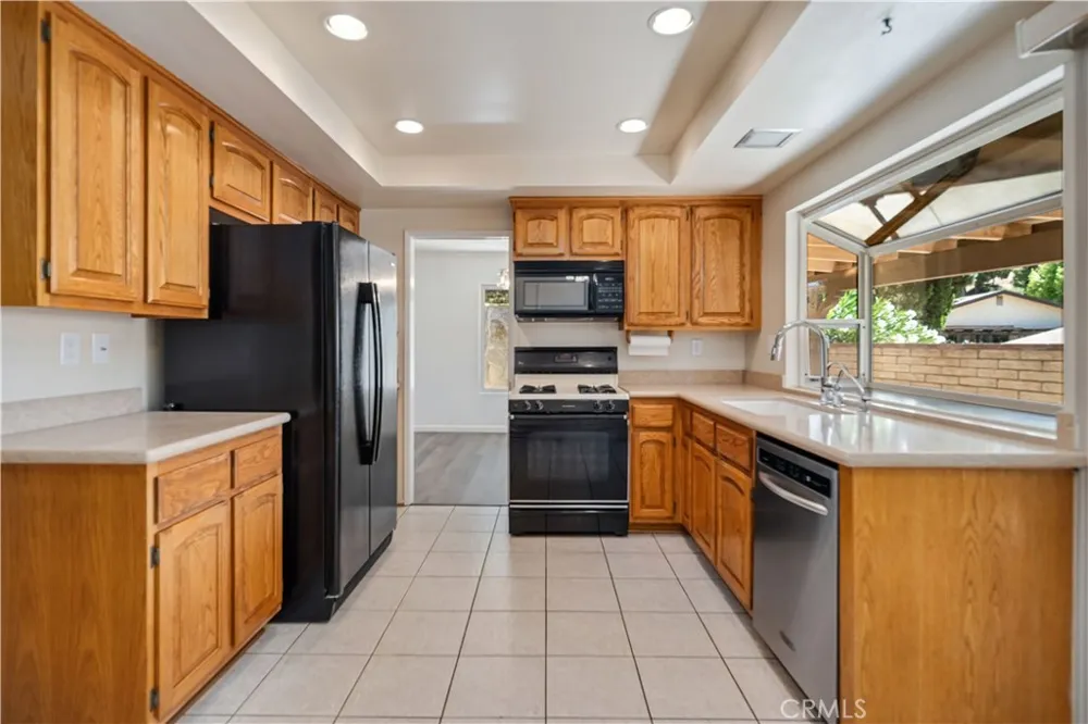 26562 Cardwick Court Newhall, CA 91321