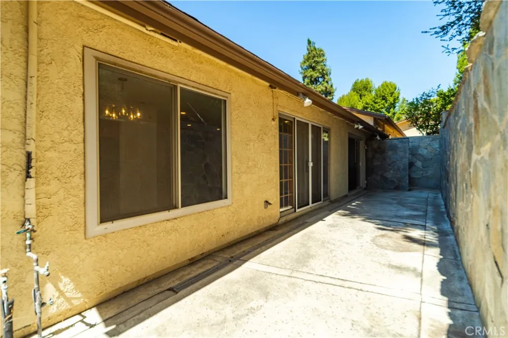 26562 Cardwick Court Newhall, CA 91321